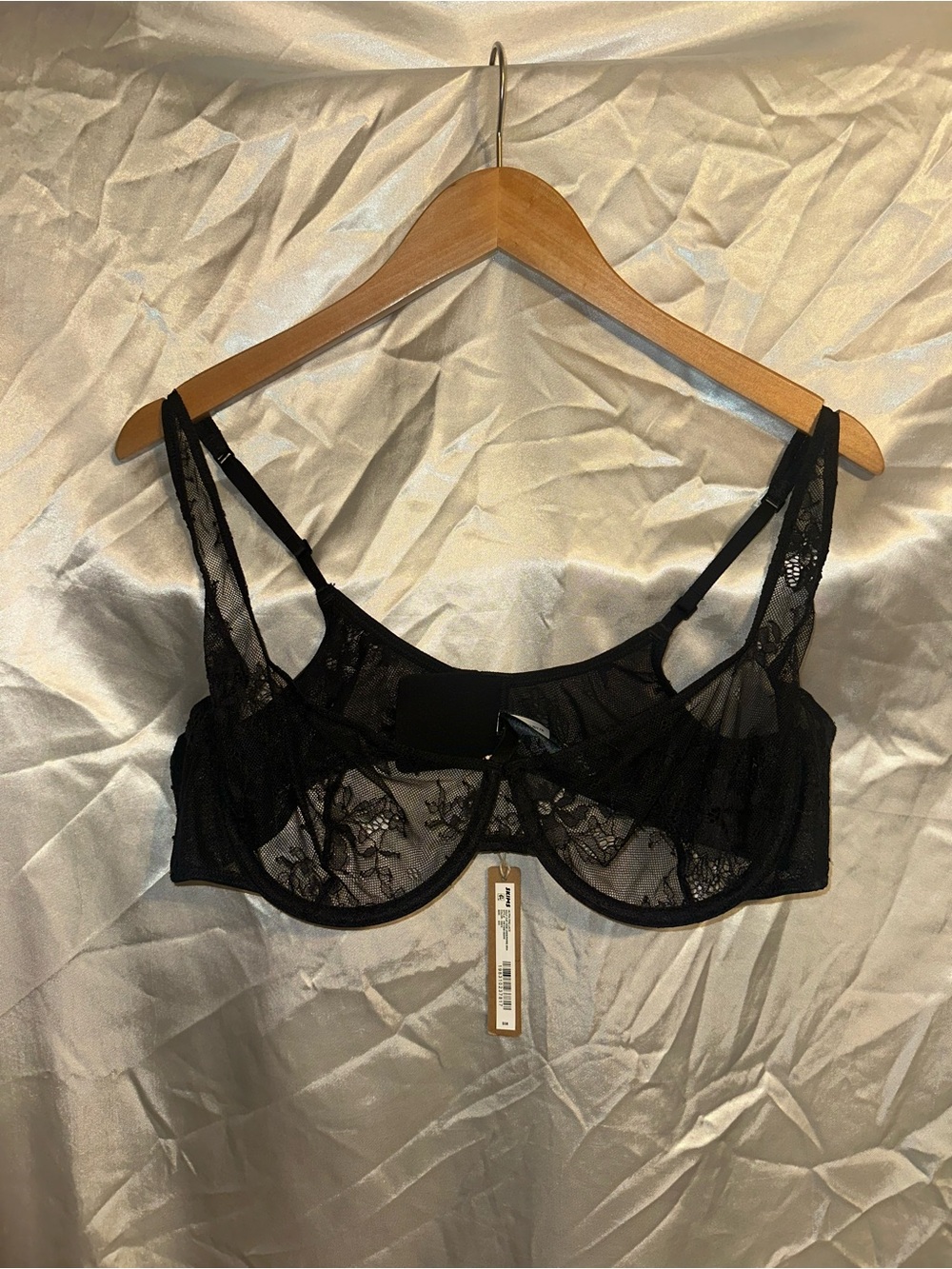 SKIMS Ultra Lace Plunge Unlined Bra Floral Lace Bra Size 42D NWT